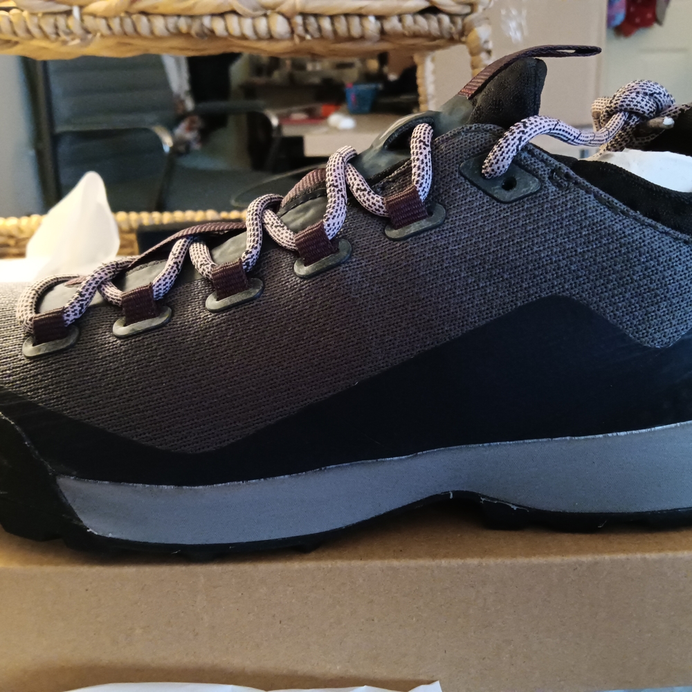 Black Diamond Women's Black and Gray Athletic Shoes